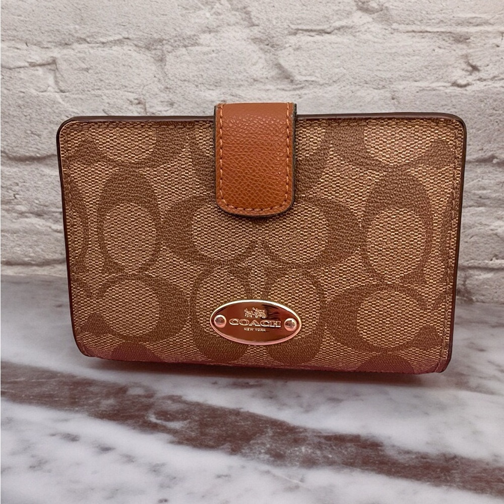 Coach Medium Corner Zip Wallet In Signature Canvas - Picture 1 of 8